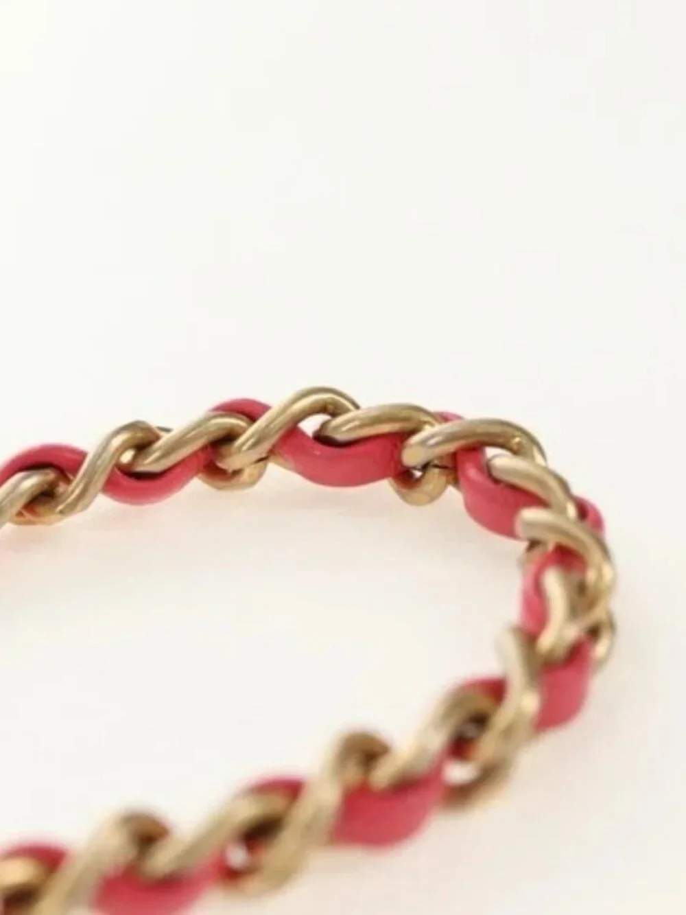 CHANEL brand	chanel color	pink